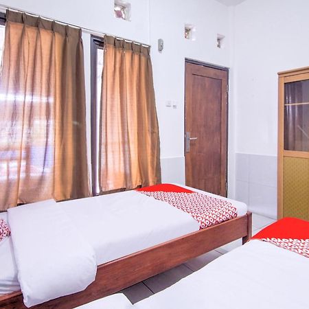 Oyo 3317 Maju Jaya Homestay Syariah Богор Екстериор снимка
