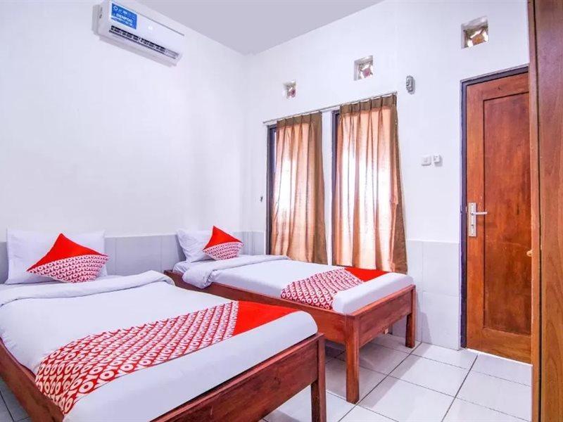 Oyo 3317 Maju Jaya Homestay Syariah Богор Екстериор снимка
