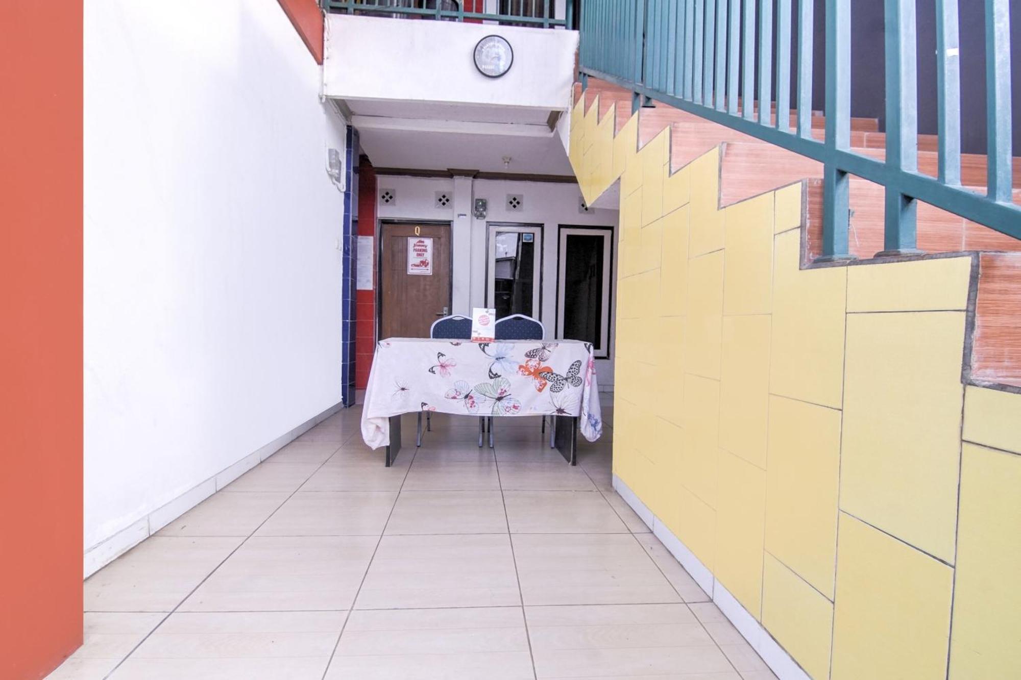 Oyo 3317 Maju Jaya Homestay Syariah Богор Екстериор снимка