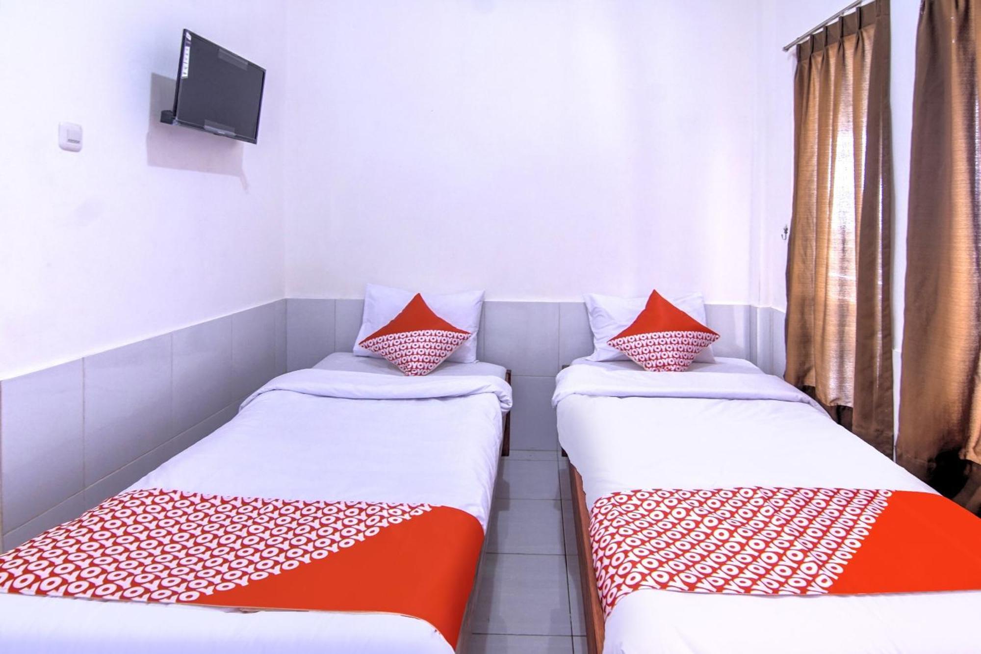 Oyo 3317 Maju Jaya Homestay Syariah Богор Екстериор снимка