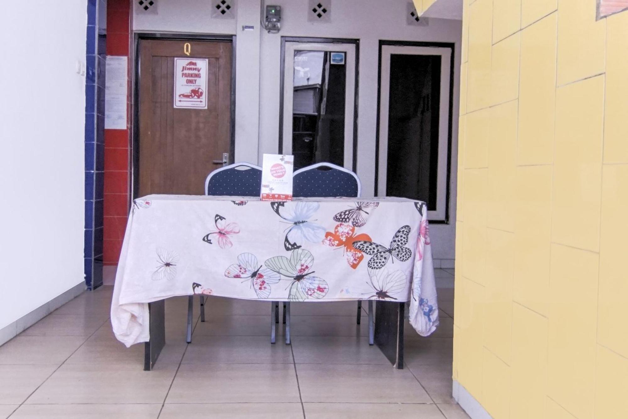 Oyo 3317 Maju Jaya Homestay Syariah Богор Екстериор снимка